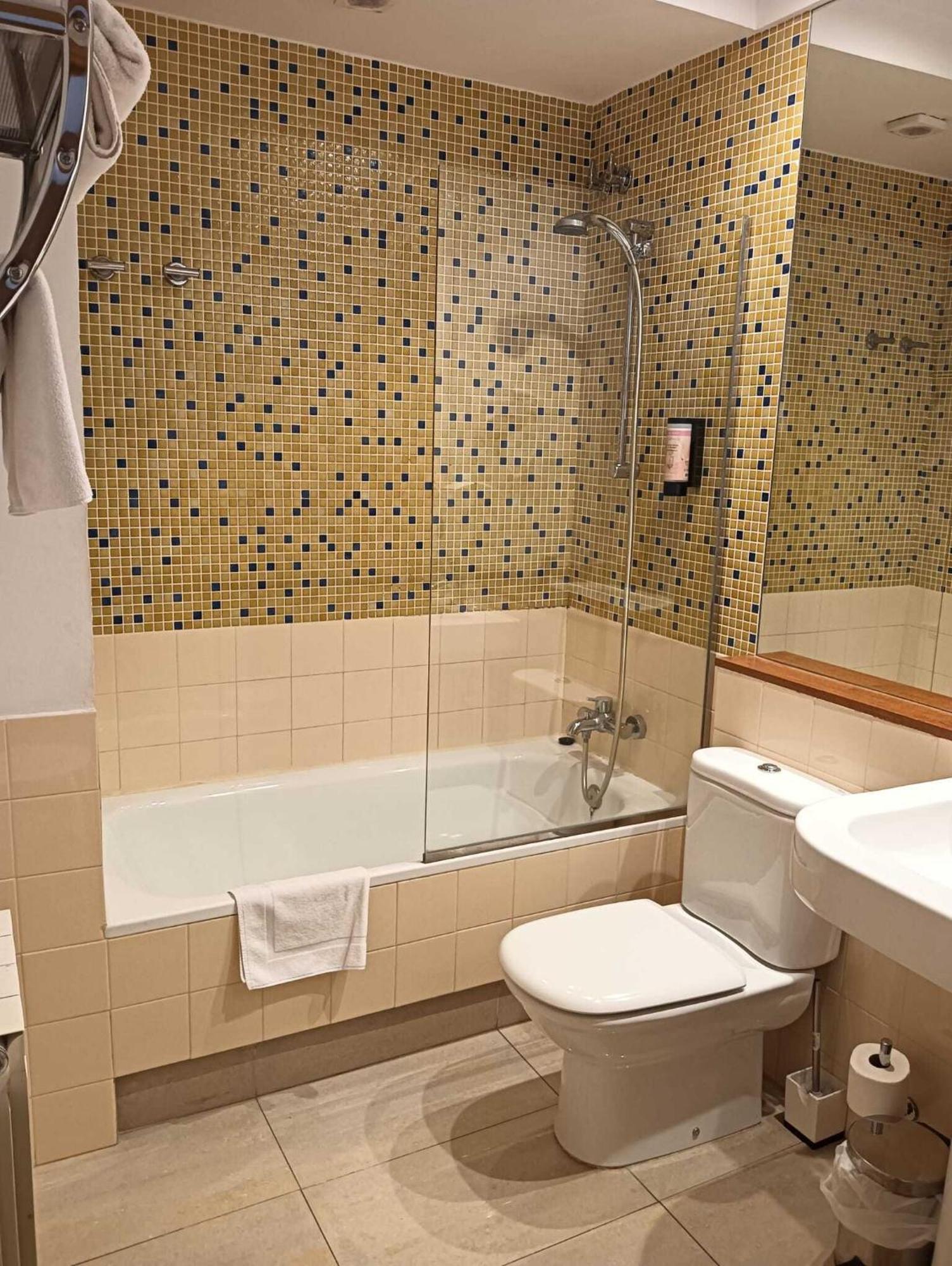 Gastro Hotel La Giraldilla Lierganes Ruang foto